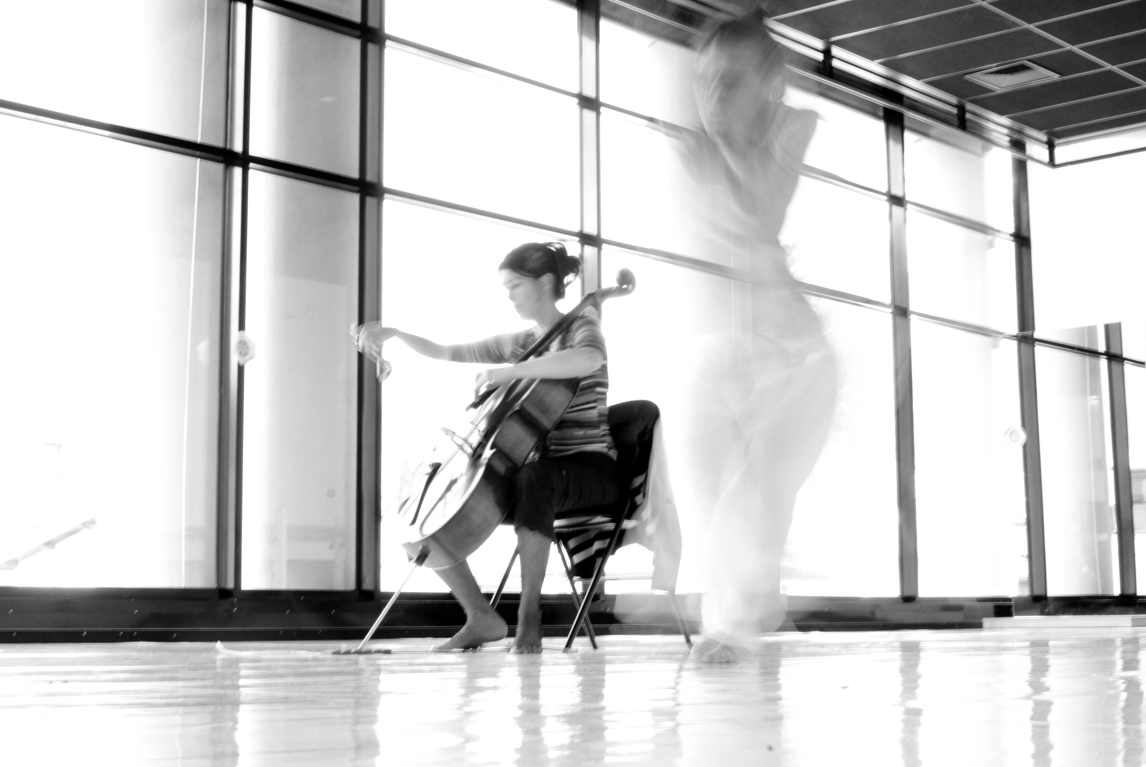 festival off,avignon,théâtre Golovine,compagnie phie, Danse, danse contemporaine, création, Sophie Adam, Alain Basso, Savoie, Tarentaise,Vanoise, ateliers, chorégraphiques, séniors, tous publics, musique, Savoie en scène, spectacle vivant, poésie, artiste chorégraphique, danseur, chorégraphe, Wilfried, Neige, Petites Formes, Festival de la Danse, danseur, danseuse, bourg-saint-maurice, seez, albertville, chambéry, enfants, scolaires