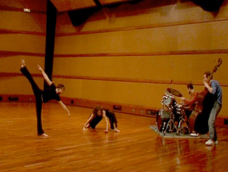 festival off,avignon,théâtre Golovine,compagnie phie, Danse, danse contemporaine, création, Sophie Adam, Alain Basso, Savoie, Tarentaise,Vanoise, ateliers, chorégraphiques, séniors, tous publics, musique, Savoie en scène, spectacle vivant,&nbsp; poésie, artiste chorégraphique, danseur, chorégraphe, Wilfried, Neige, Petites Formes, Festival de la Danse, danseur, danseuse, bourg-saint-maurice, seez, albertville, chambéry, enfants, scolaires